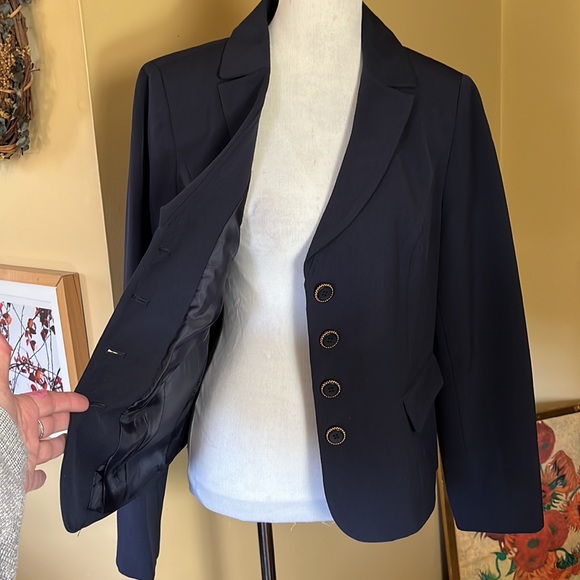 ATELIER Size 12 Navy Blue Stretch Blazer Lined
4 Gold Trimmed Buttons Career - Picture 3 of 16
